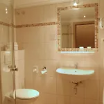 Moselstern Parkhotel Kraehennest Loef