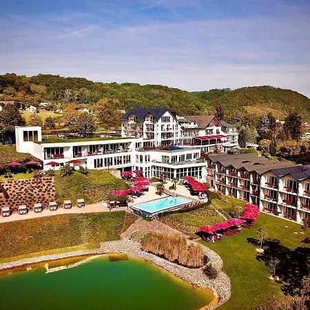 Moselstern Parkhotel Kraehennest Loef