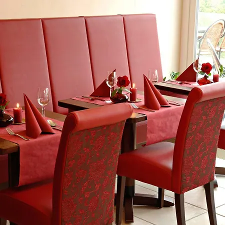 Moselstern Parkhotel Kraehennest Hotell Löf