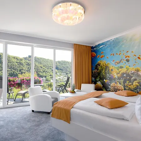Moselstern Parkhotel Kraehennest מלון