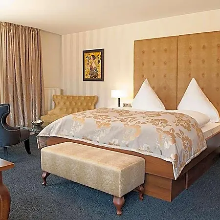 Moselstern Parkhotel Kraehennest Löf