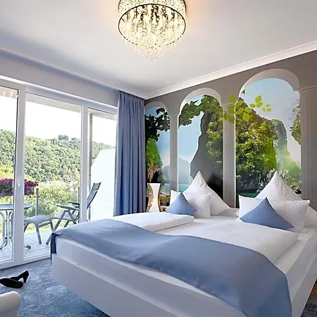 מלון Moselstern Parkhotel Kraehennest