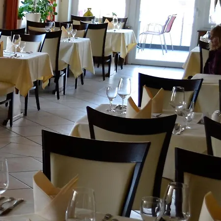 Moselstern Parkhotel Kraehennest ホテル