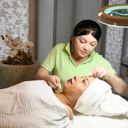 Moselstern Parkhotel Kraehennest Лёф