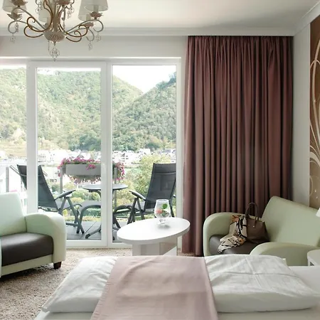 Moselstern Parkhotel Kraehennest מלון Löf